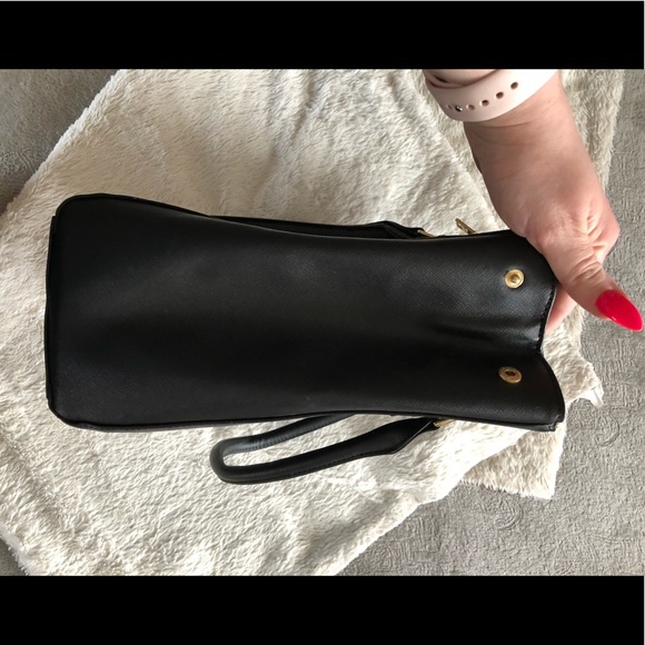 Ladies BCBG handbag - Picture 5 of 8